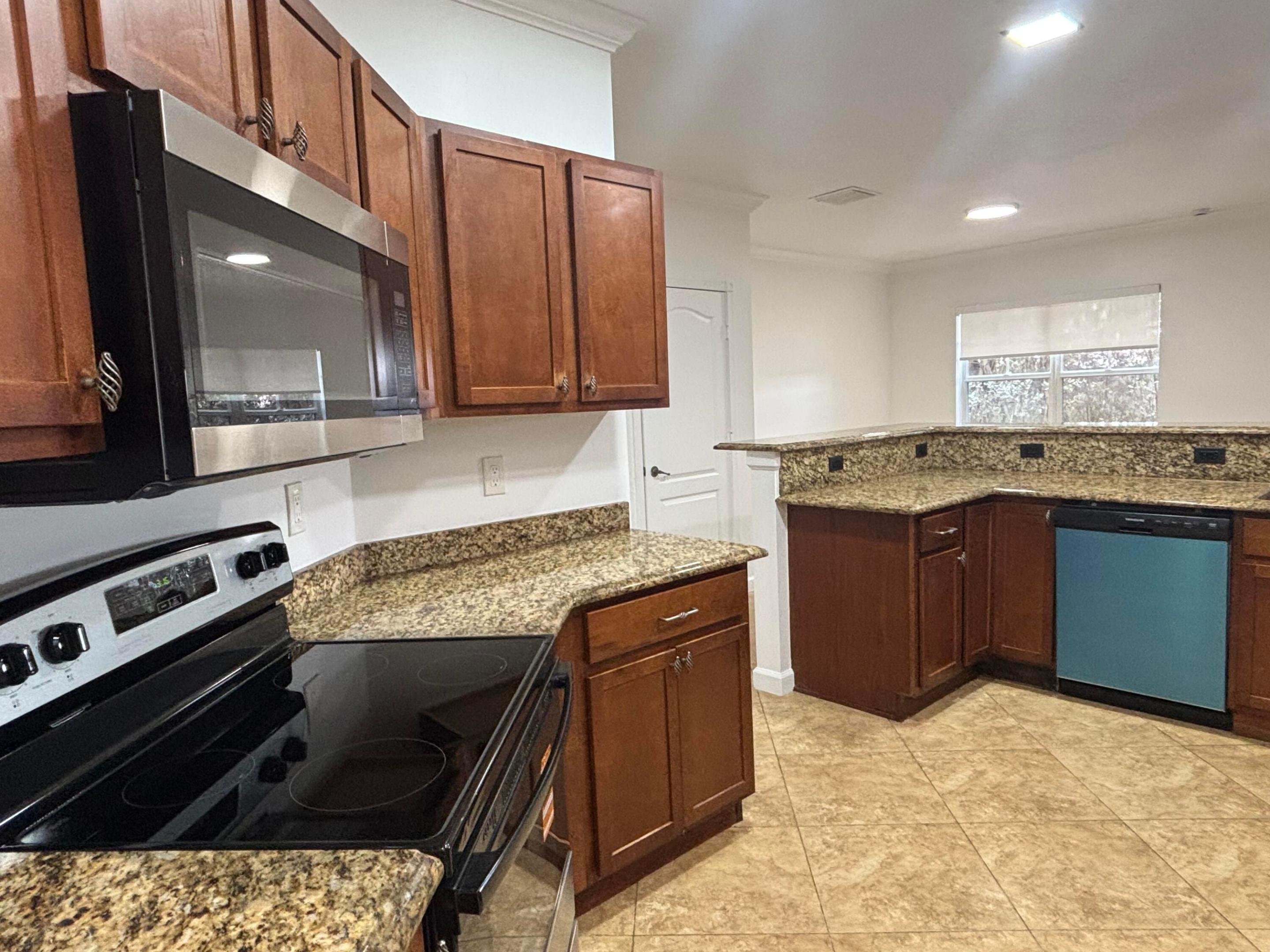 RIVER OAKS - Residential Lease