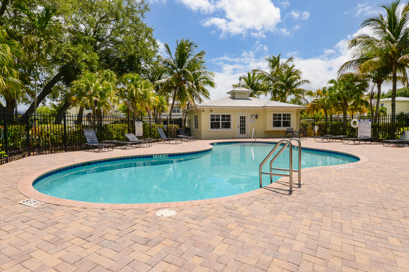 RIVER OAKS - Residential Lease