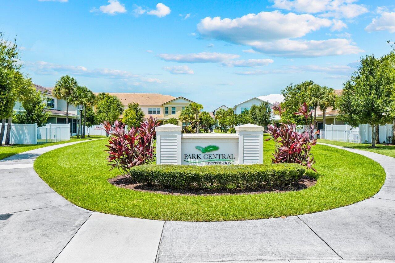 PARK CENTRAL AT CYPRESS K - Residential