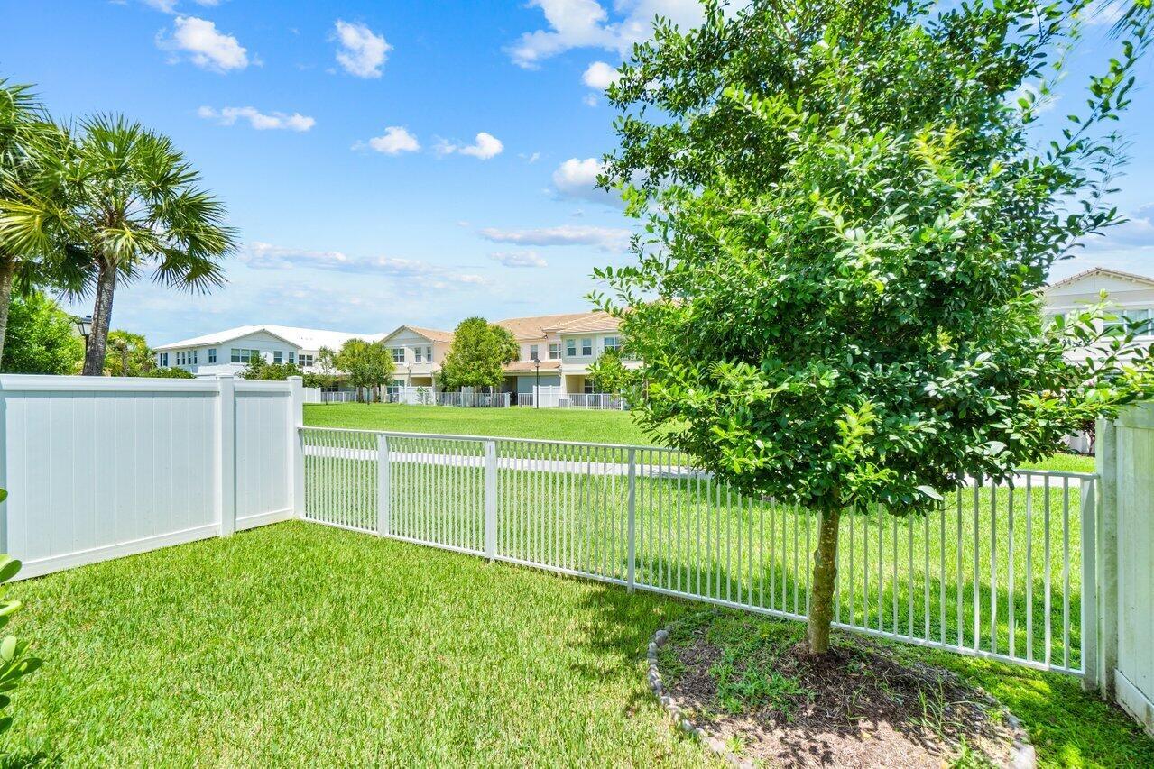 PARK CENTRAL AT CYPRESS K - Residential