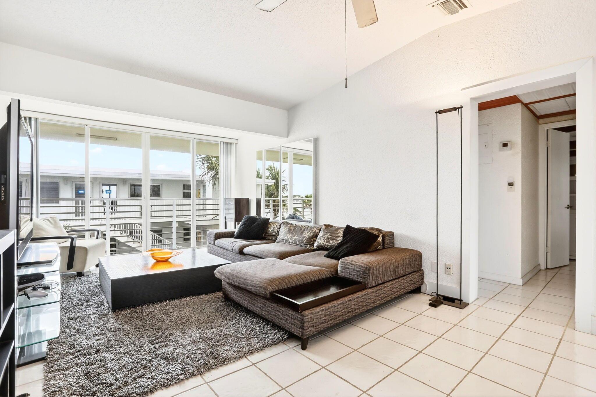 HILLSBORO MILE OCEAN APTS - Residential