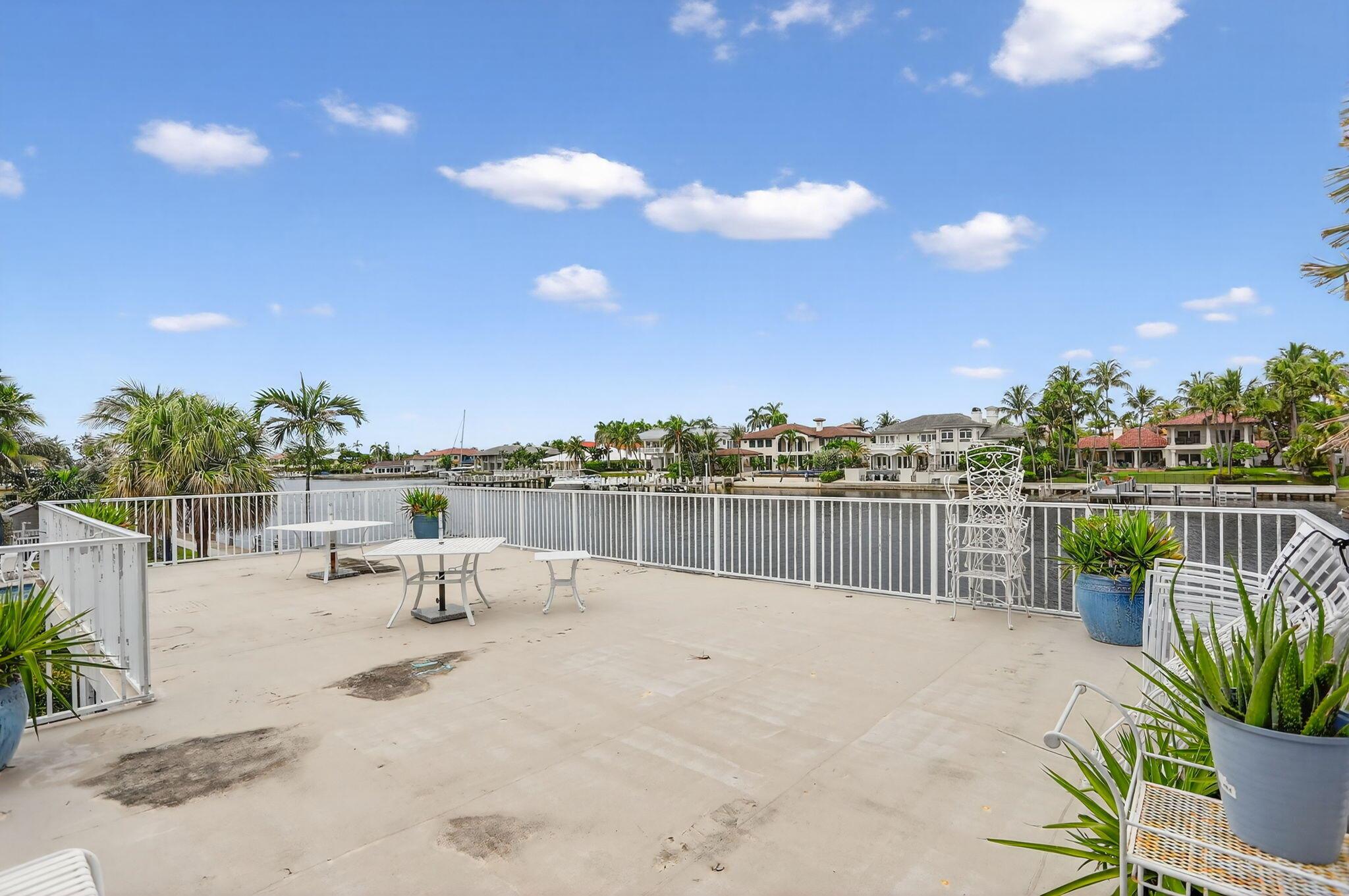 HILLSBORO MILE OCEAN APTS - Residential