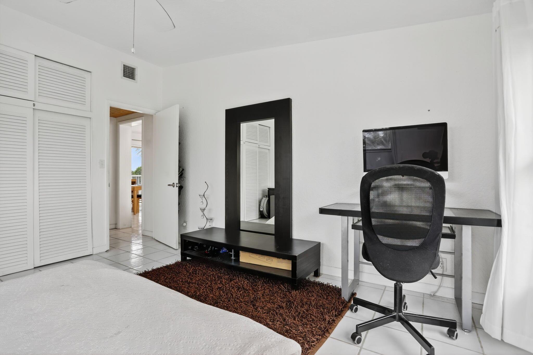 HILLSBORO MILE OCEAN APTS - Residential