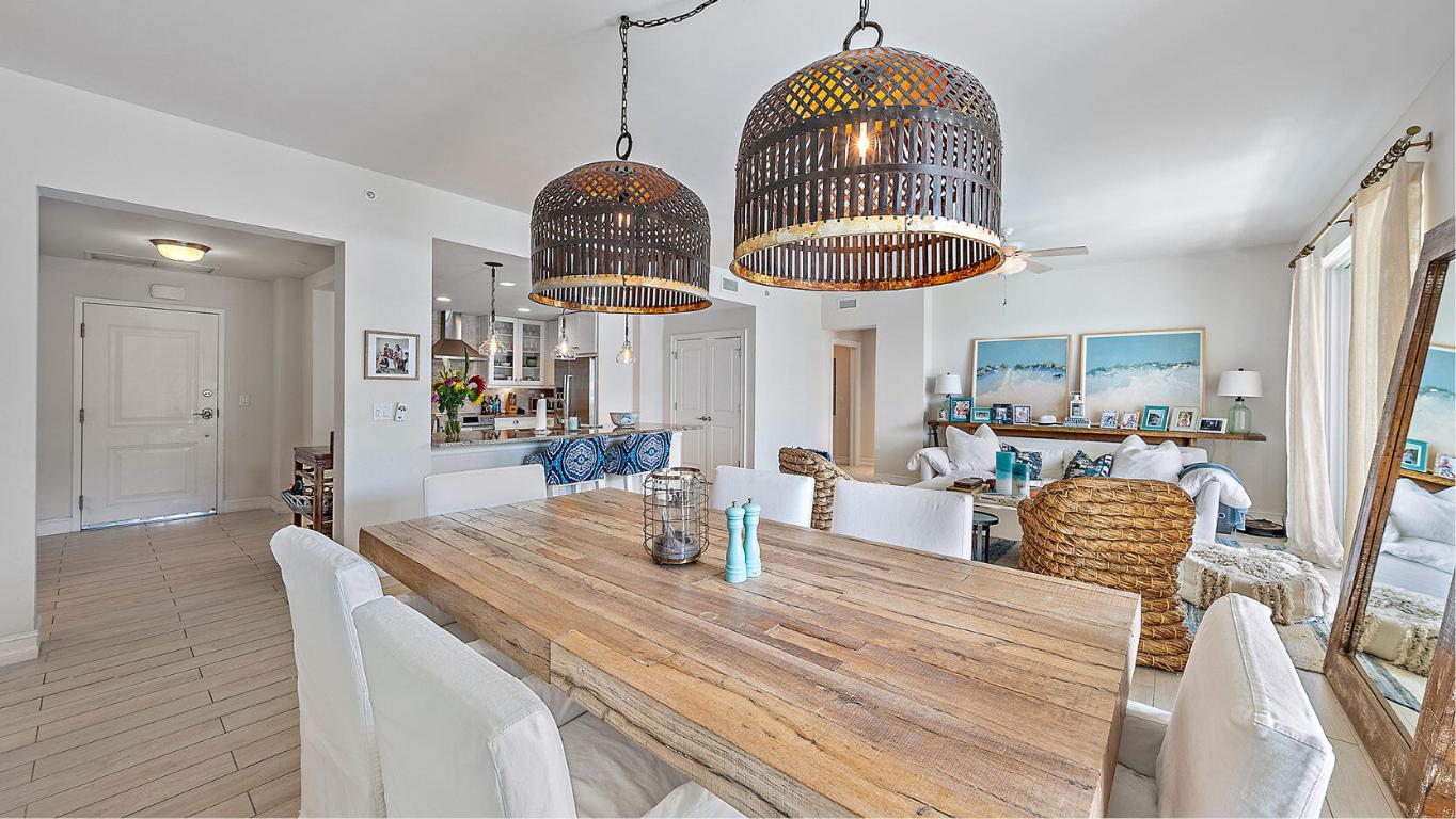 432 Bay Colony Drive N