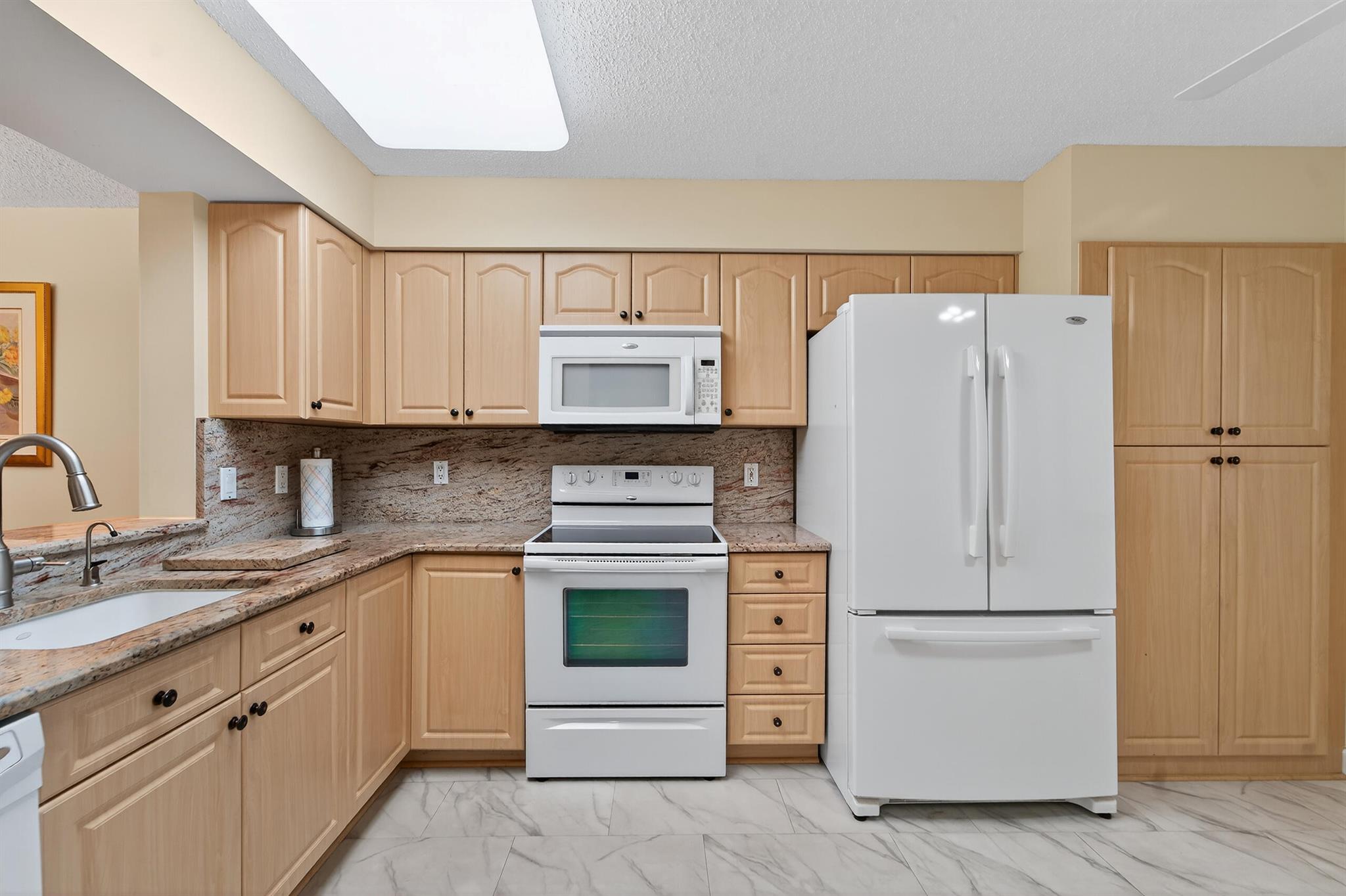 6093 Pointe Regal Circle 301