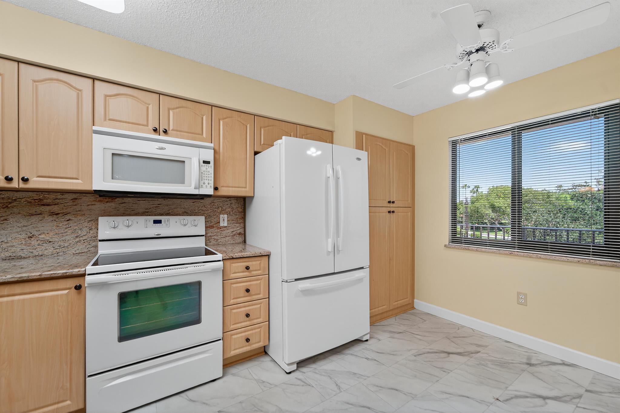 6093 Pointe Regal Circle 301