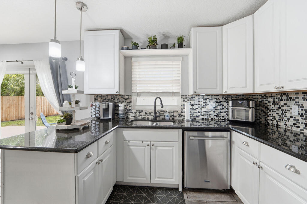 6160 Silver Oak Drive