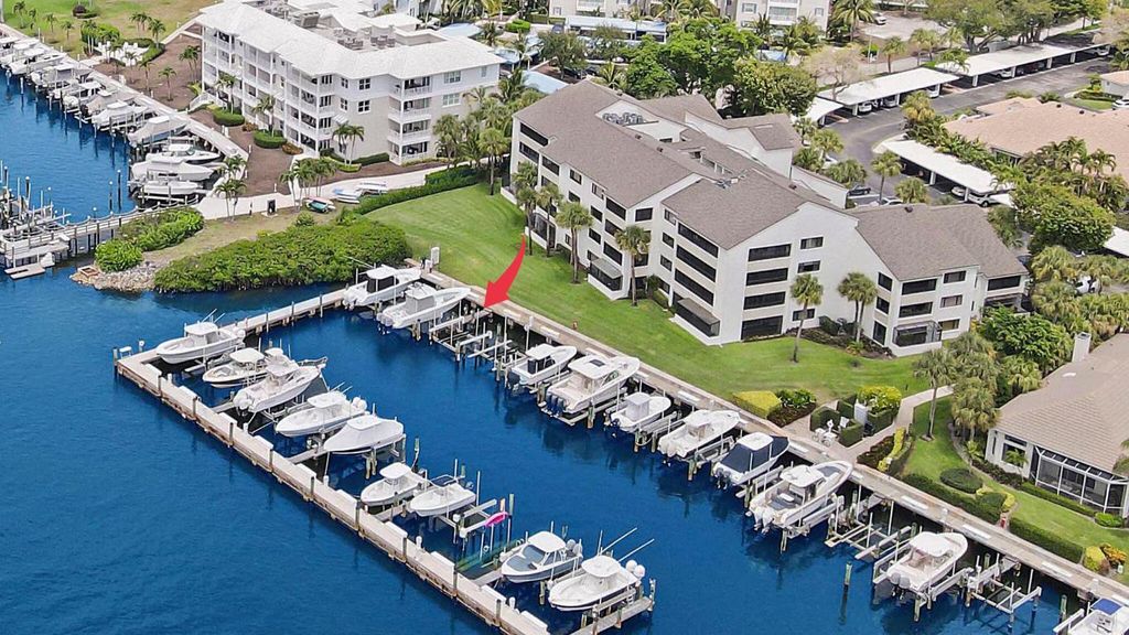 Photo of 822 Oak Harbour Drive, Juno Beach, FL 33408 (MLS # R11128088)