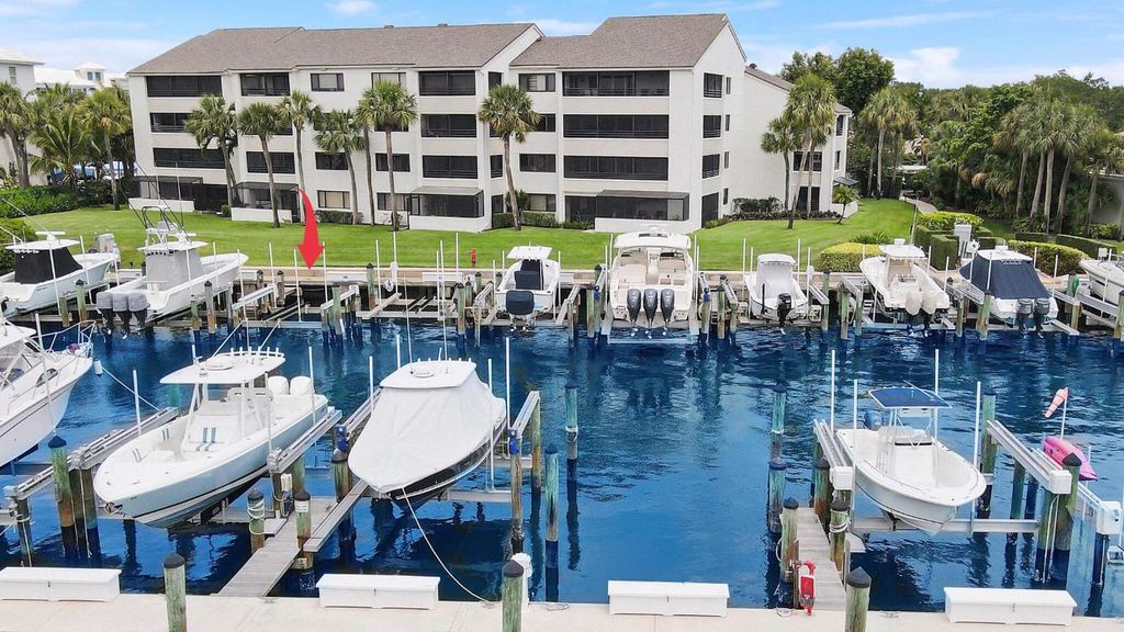 Photo of 822 Oak Harbour Drive, Juno Beach, FL 33408 (MLS # R11128088)