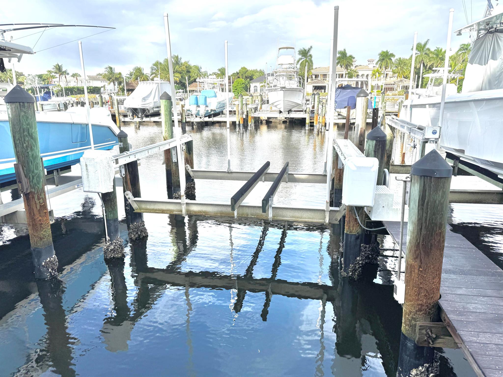 822 Oak Harbour Drive D-13