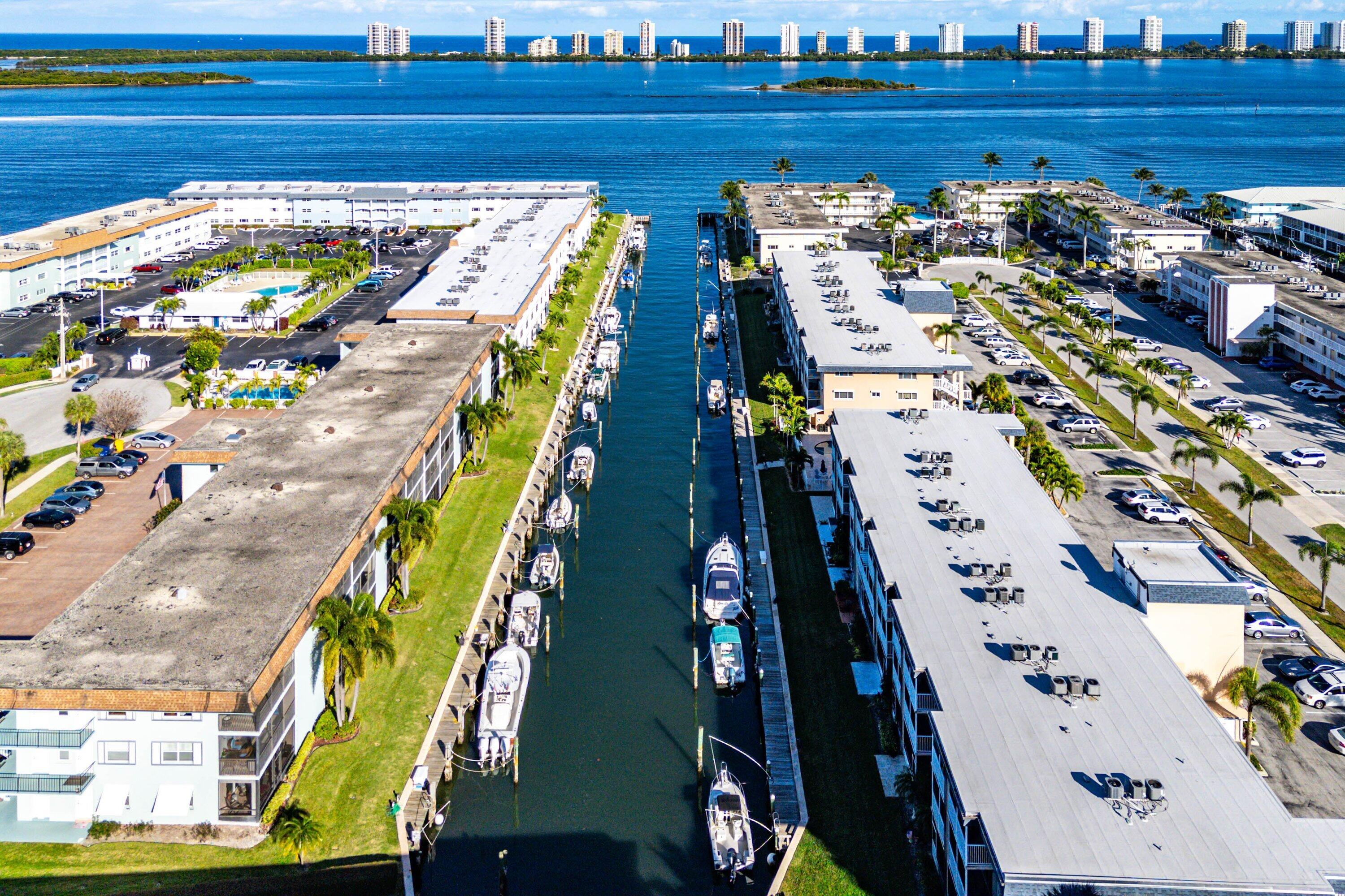 HAMPTON HOUSE CONDO - Residential