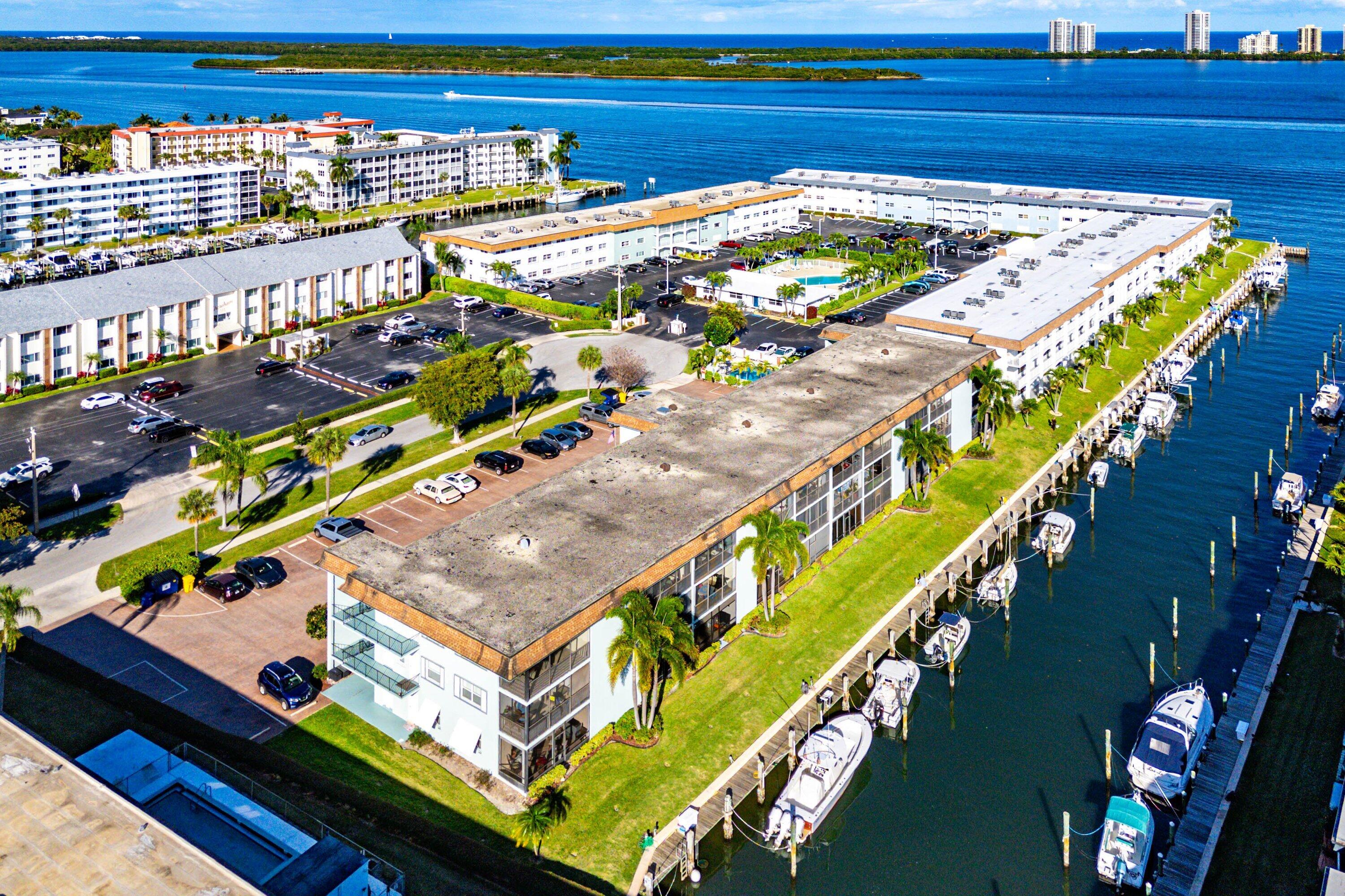 HAMPTON HOUSE CONDO - Residential