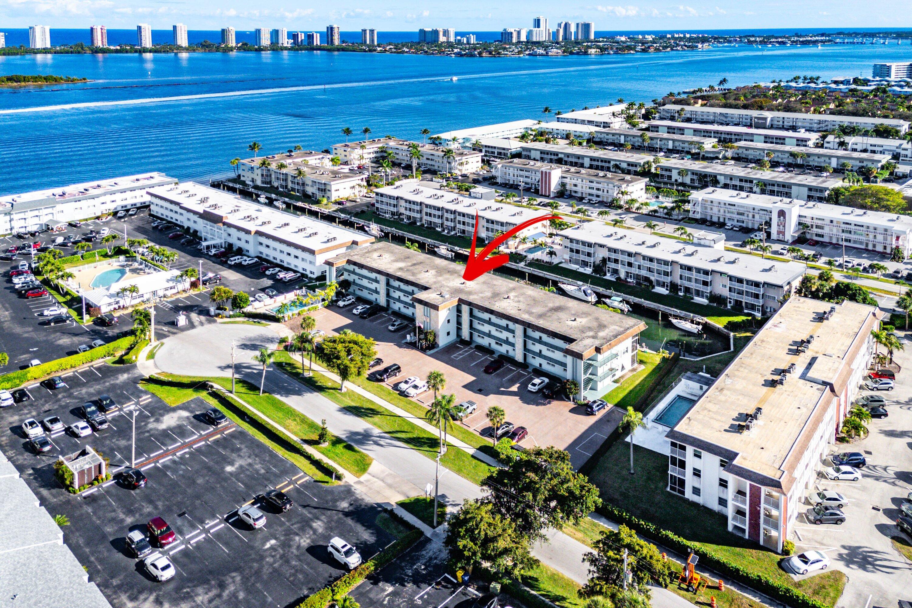 HAMPTON HOUSE CONDO - Residential