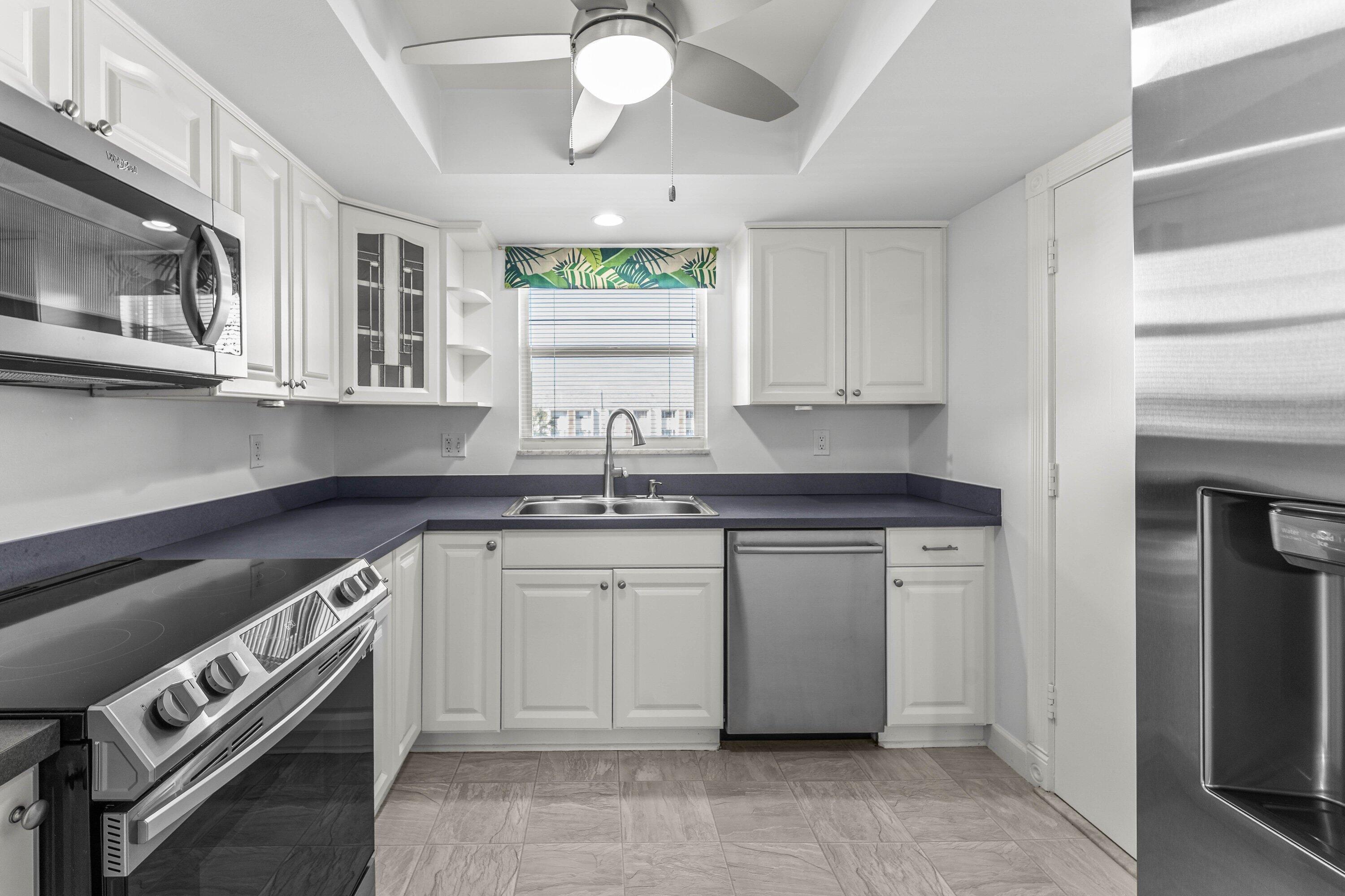 HAMPTON HOUSE CONDO - Residential