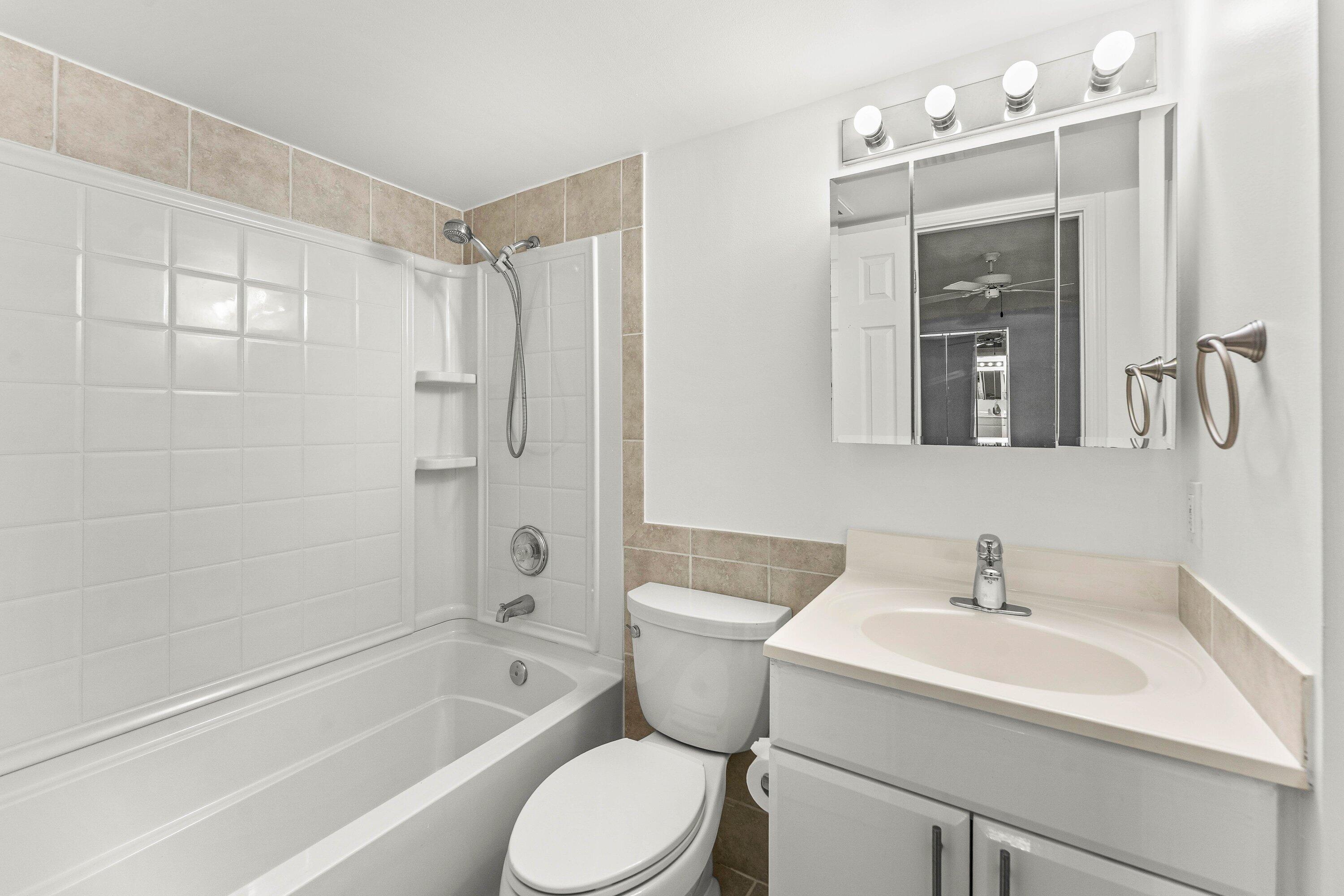 HAMPTON HOUSE CONDO - Residential