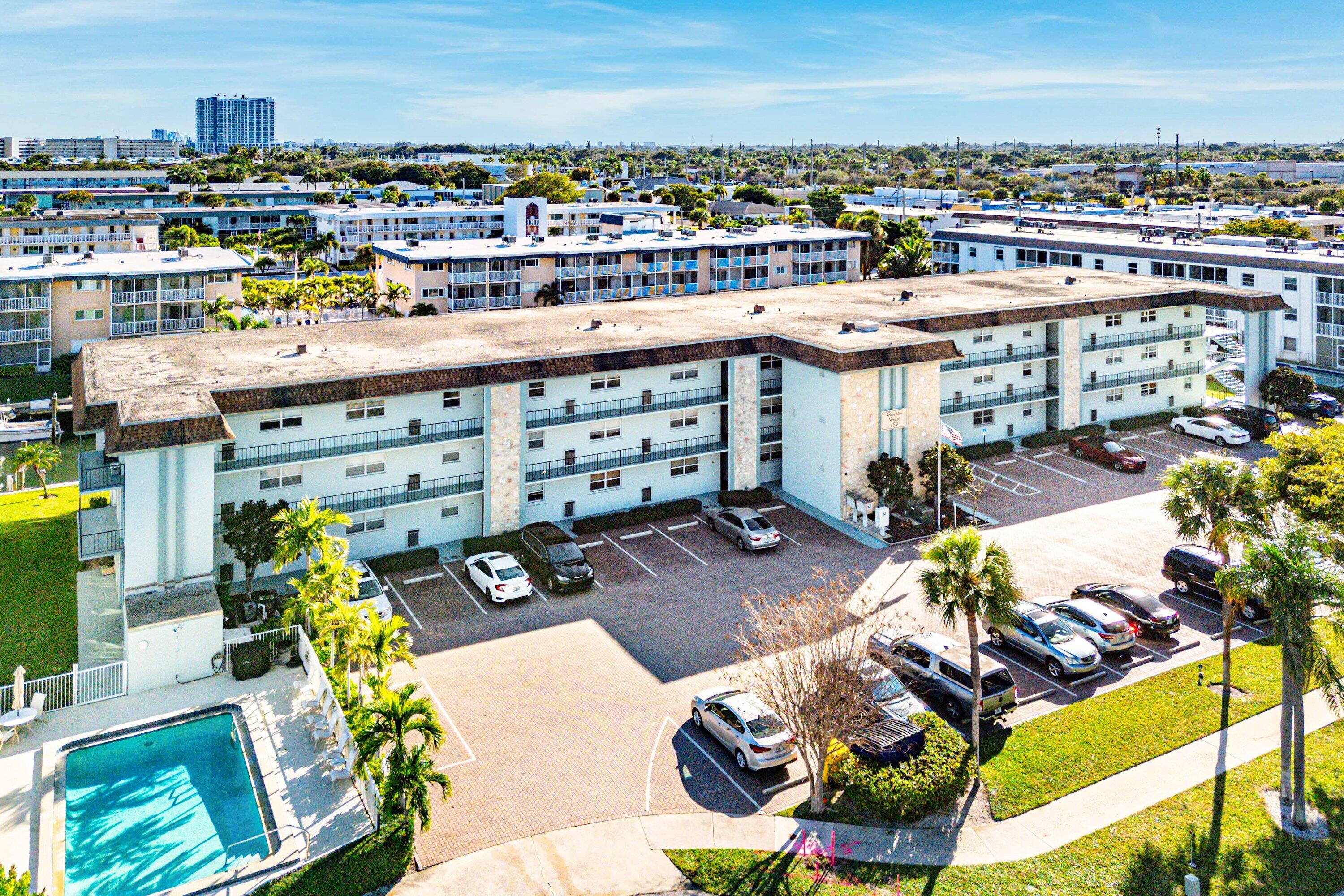 HAMPTON HOUSE CONDO - Residential