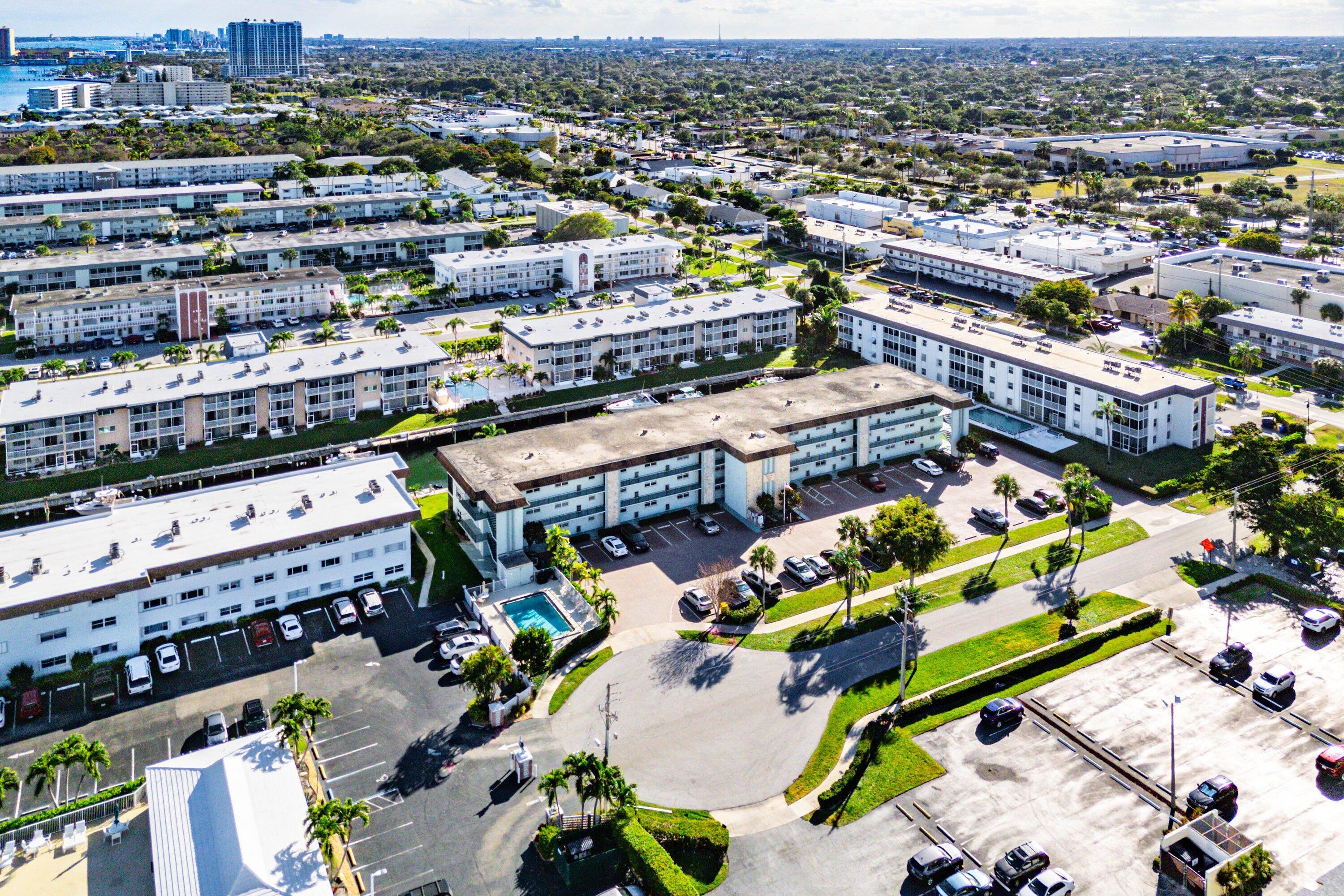 HAMPTON HOUSE CONDO - Residential