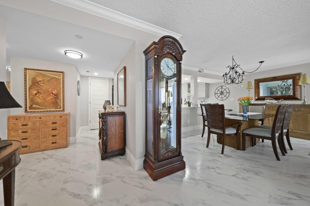 8750 S Ocean Drive 731, Jensen Beach, FL, 34957/$1,100,000 3 8750 S Ocean Drive 731