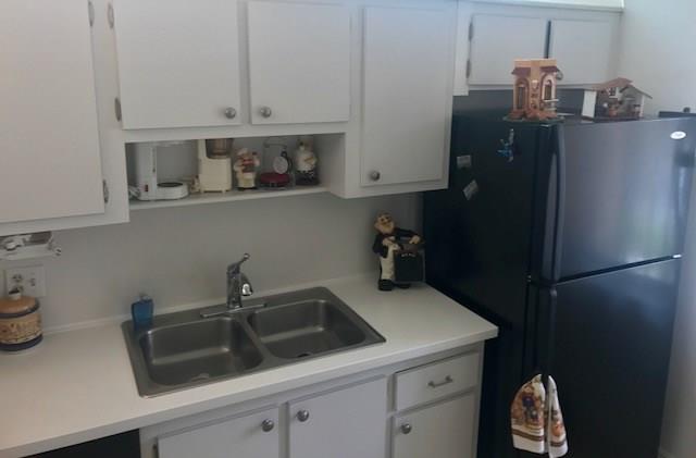 RACQUET CLUB APTS - Residential