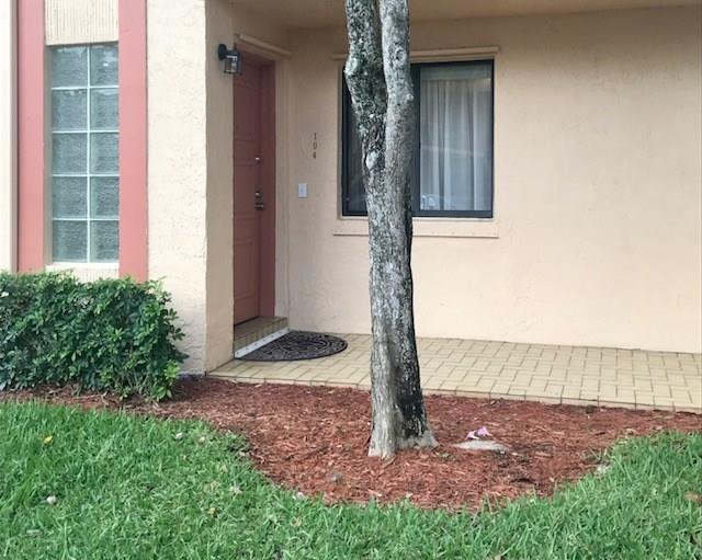 RACQUET CLUB APTS - Residential
