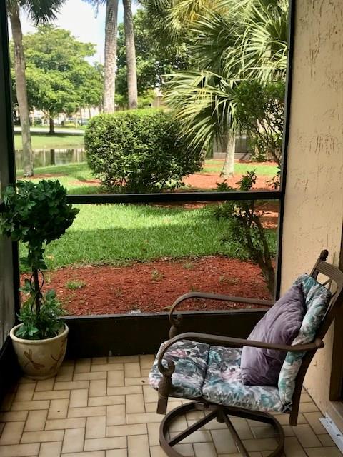RACQUET CLUB APTS - Residential