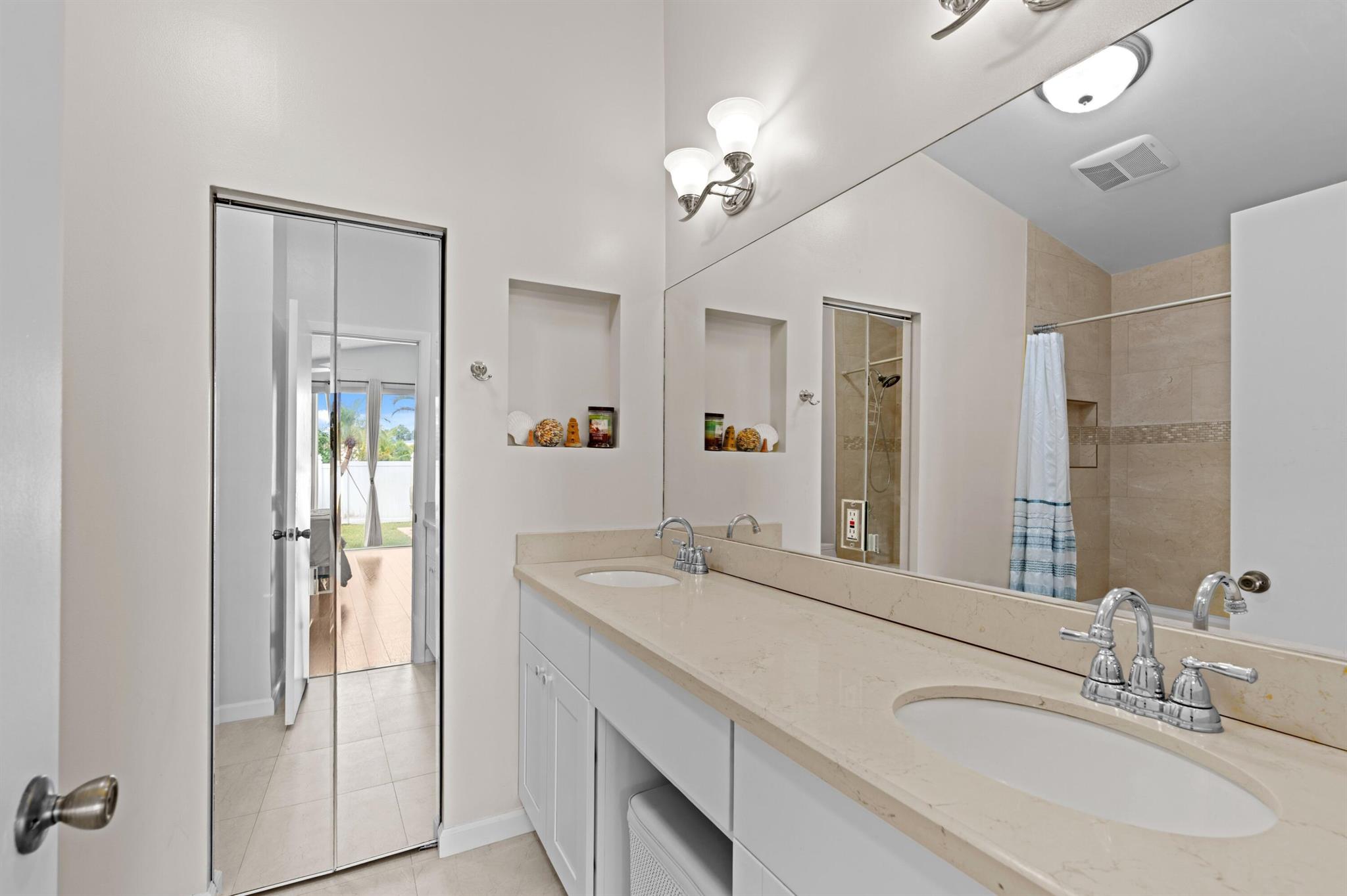 Canary Bay - Residential