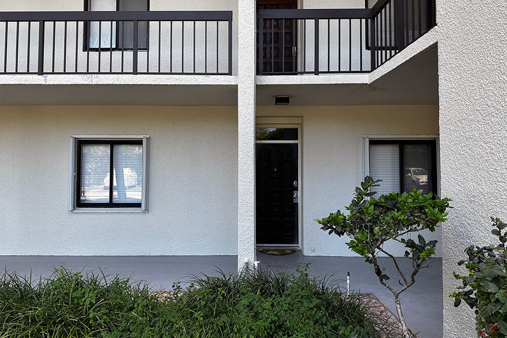 Photo of 3000 Presidential Way #Apt 106, West Palm Beach, FL 33401 (MLS # B26076291)