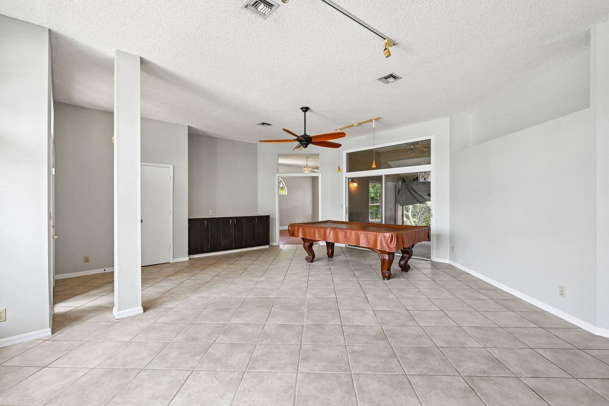 160 Royal Pine Circle S