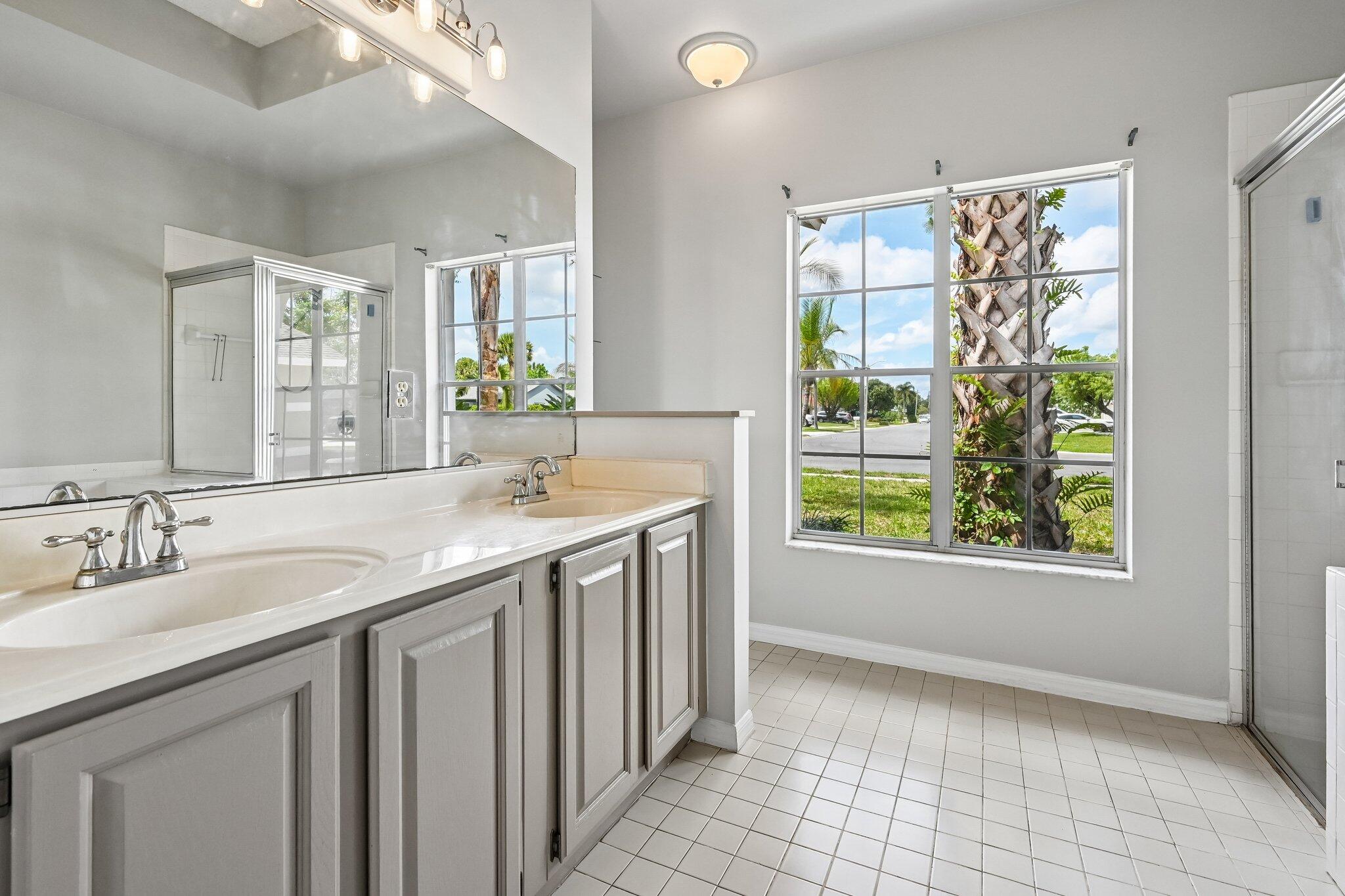 ROYAL PINES EST - Residential