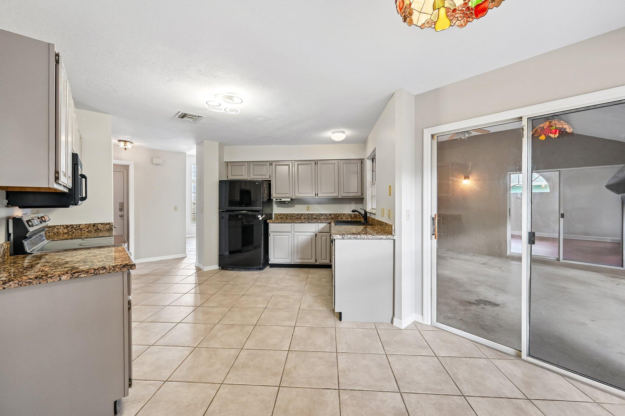 ROYAL PINES EST - Residential