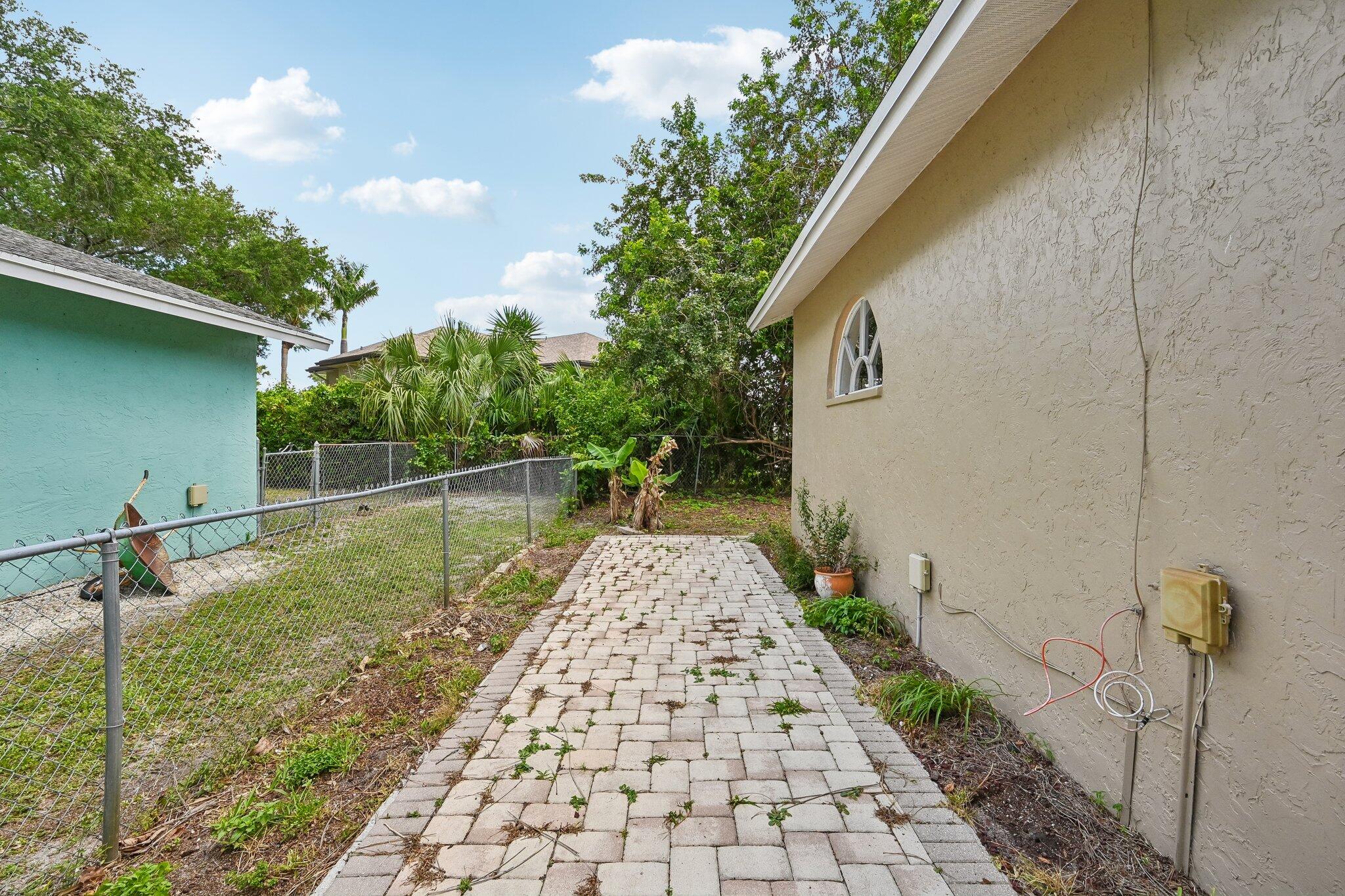 ROYAL PINES EST - Residential