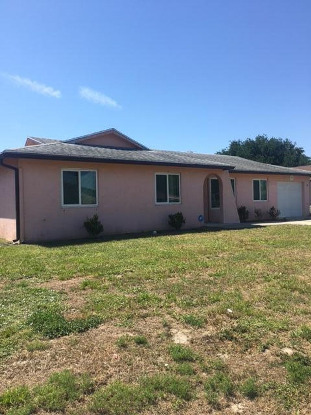 Photo of 121 Swan Parkway W, Royal Palm Beach, FL 33411 (MLS # R10721527)