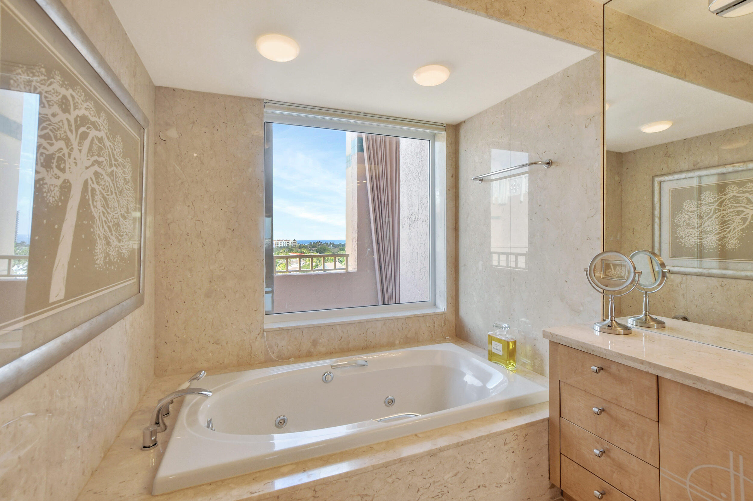 Mizner Tower - Residential