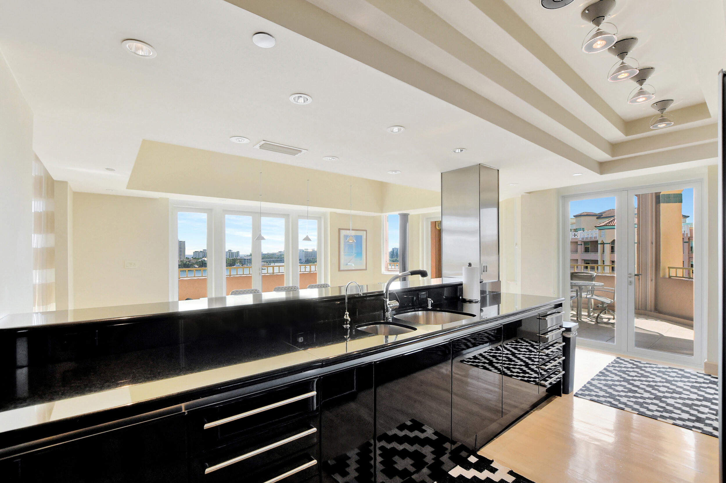 Mizner Tower - Residential