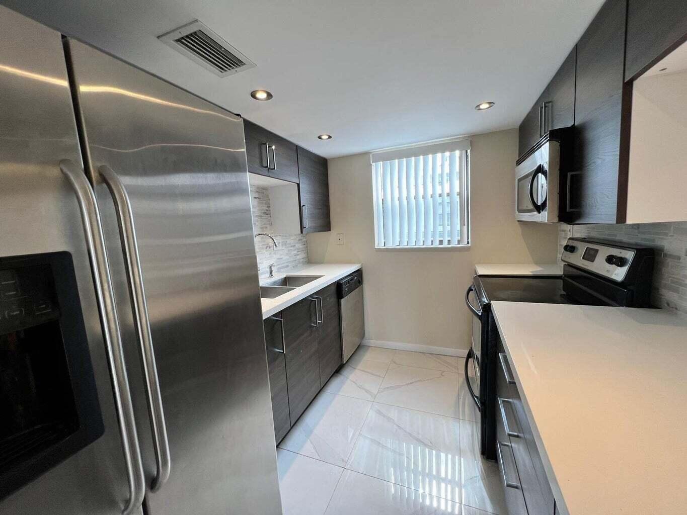 PRESIDENTIAL GOLFVIEW CON - Residential