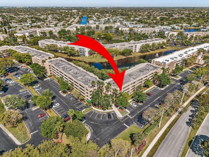 Rere find*Corner*Lovely home hardly occupied*Spectacular* 2-bed, 1.5-bath condo with magnificent WATER VIEW is in the desirable Weldon community. This unique home features a gorgeous, open-plan kitchen with new white cabinets & granite countertop overlooking the living/dining area and screened balcony. Top-of-the-line stainless steel appliances. Beautiful tile flooring in the living area—stunning wood flooring in the beds. The master suite offers walk-in closets. An ample layout & an excellent split floorplan. New closet doors in the 2nd bed. & hallway closet. Light & bright. Large sliding doors stack away to enhance your private & relaxing balcony—parking is next to the unit. Enjoy the amenities of Kings Point, including a state-of-the-art performing arts center, craft room, and theater.