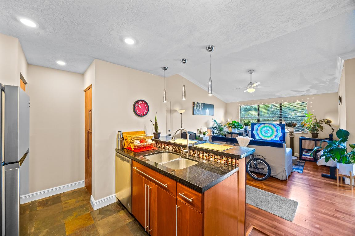 550 S Park Road 31-8