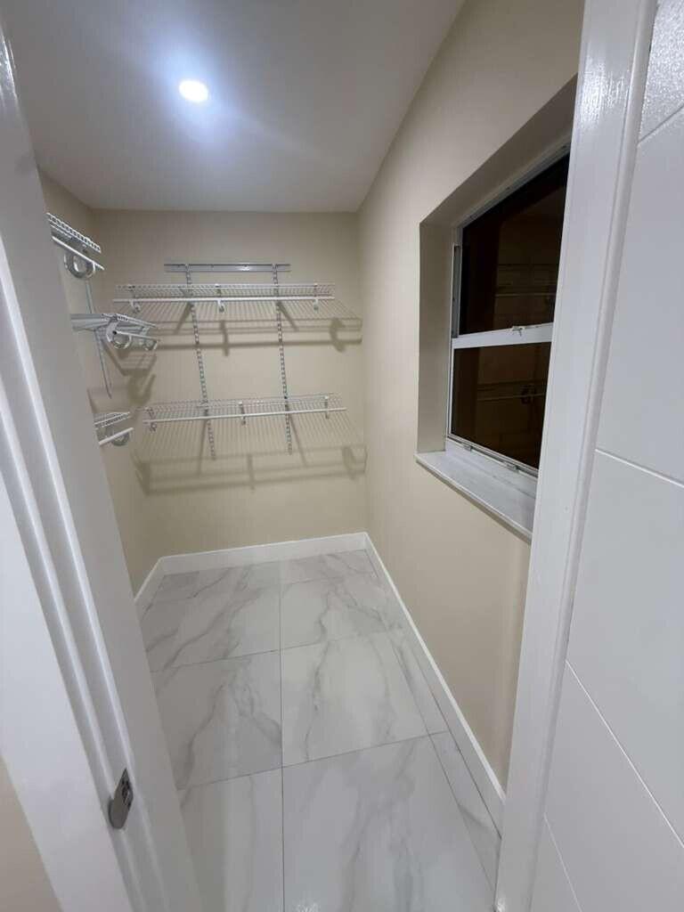 IDEAL HOMES NO 6 - Residential Lease