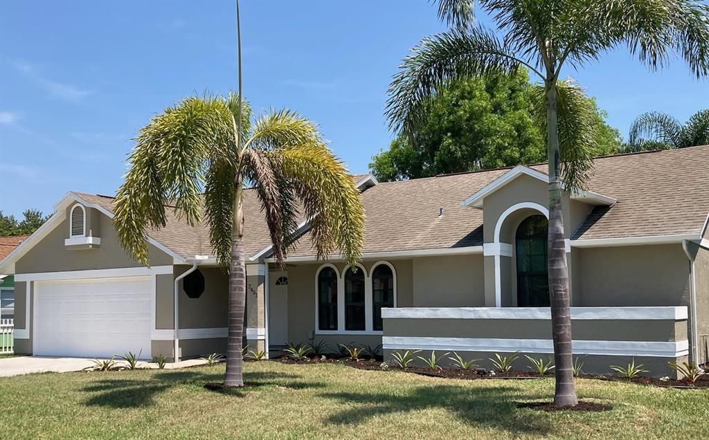 Photo of 2451 SE Gilbert Avenue Ave, Port Saint Lucie, FL 34952 (MLS # R10816114)