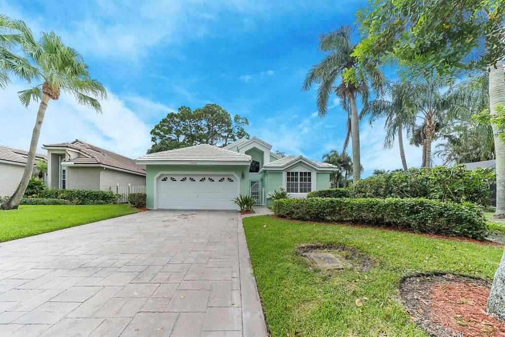 Photo of 13800 Crosspointe Court, Palm Beach Gardens, FL 33418 (MLS # R10697758)