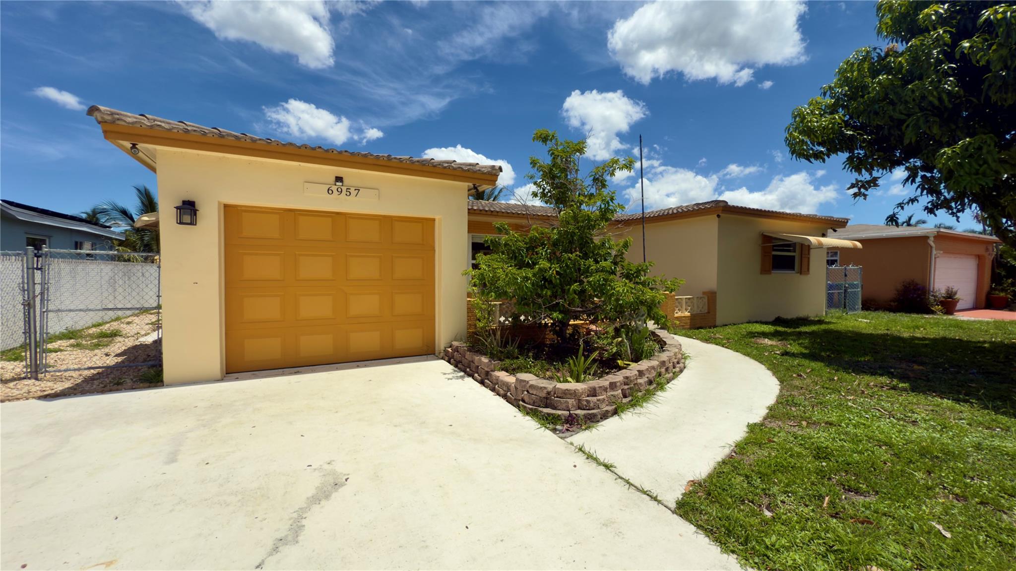 FAMILY ORIENTED NEIGHBORHOOD WITH A SCREENED IN POOL ON A CANAL. YOU MAY FISH AND HAVE A SMALL BOAT. 3/2 WITH A 1 CAR GARAGE. FLOORING IS 24" PORCELAIN TILES. FRUIT TREES, MANGO, COCONUT AND SOUR SOP. POOL MAINTENANCE AND PEST CONTROL IS INCLUDED IN THE RENT. TENANTS TAKE CARE OF THE GRASS. NO HOA. JUST ENJOY YOUR LIFE. SWIM IN THE POOL, BOATING AND FISHING ON THE CANAL.
***** PLEASE READ CAREFULLY BROKERS REMARKS*****