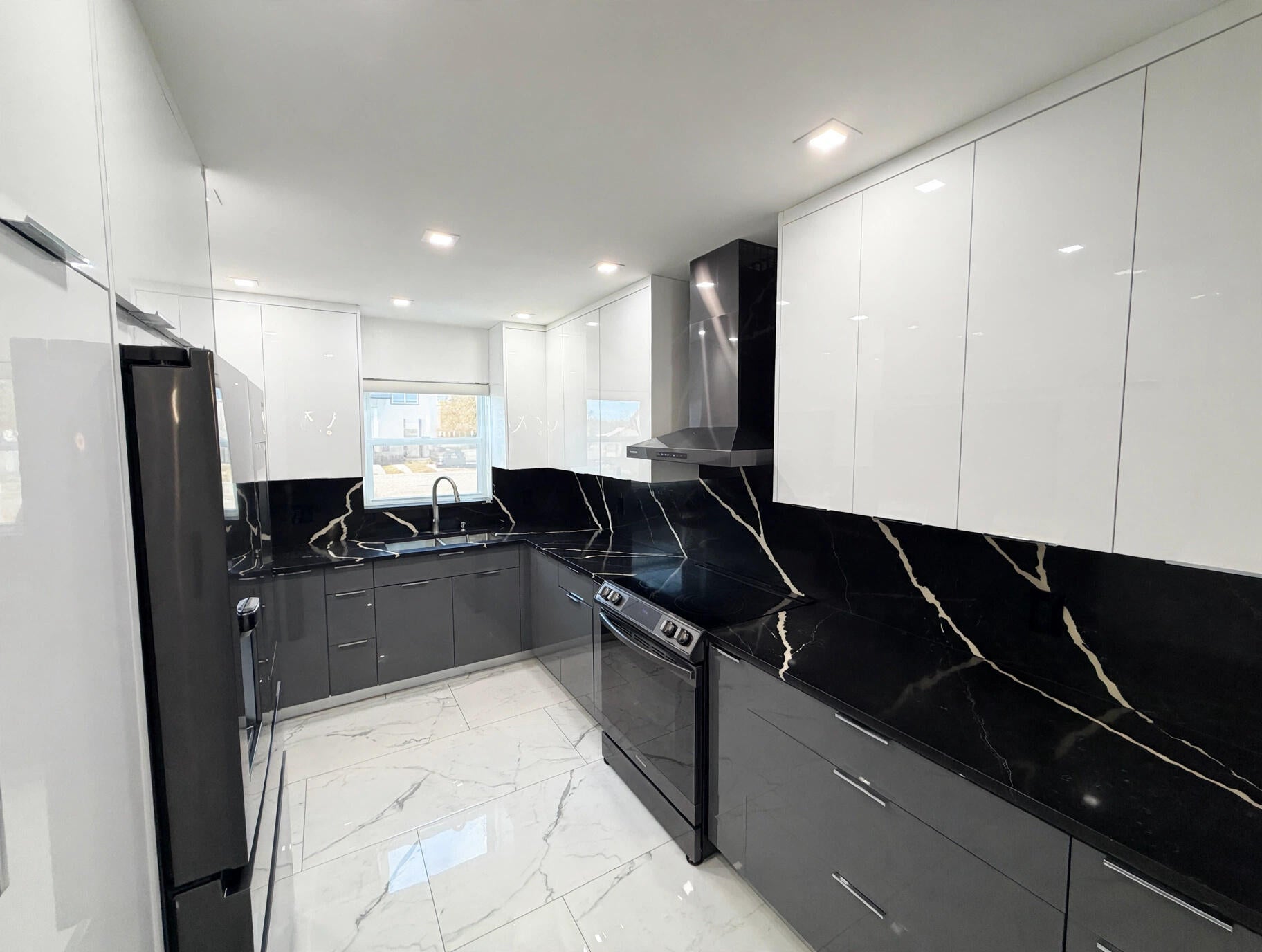 9054 NW 35TH Place