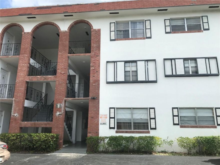 Completely Renovated. Beautiful finishes. Wood Look floors that are ceramic tile. Large Kitchen pantry. Large Walk-In closet. New Appliances. South Beach right in Hollywood. 1 Car Limit Only No more than 2 people to occupy this condo unit per condo docs. Fast Approval.