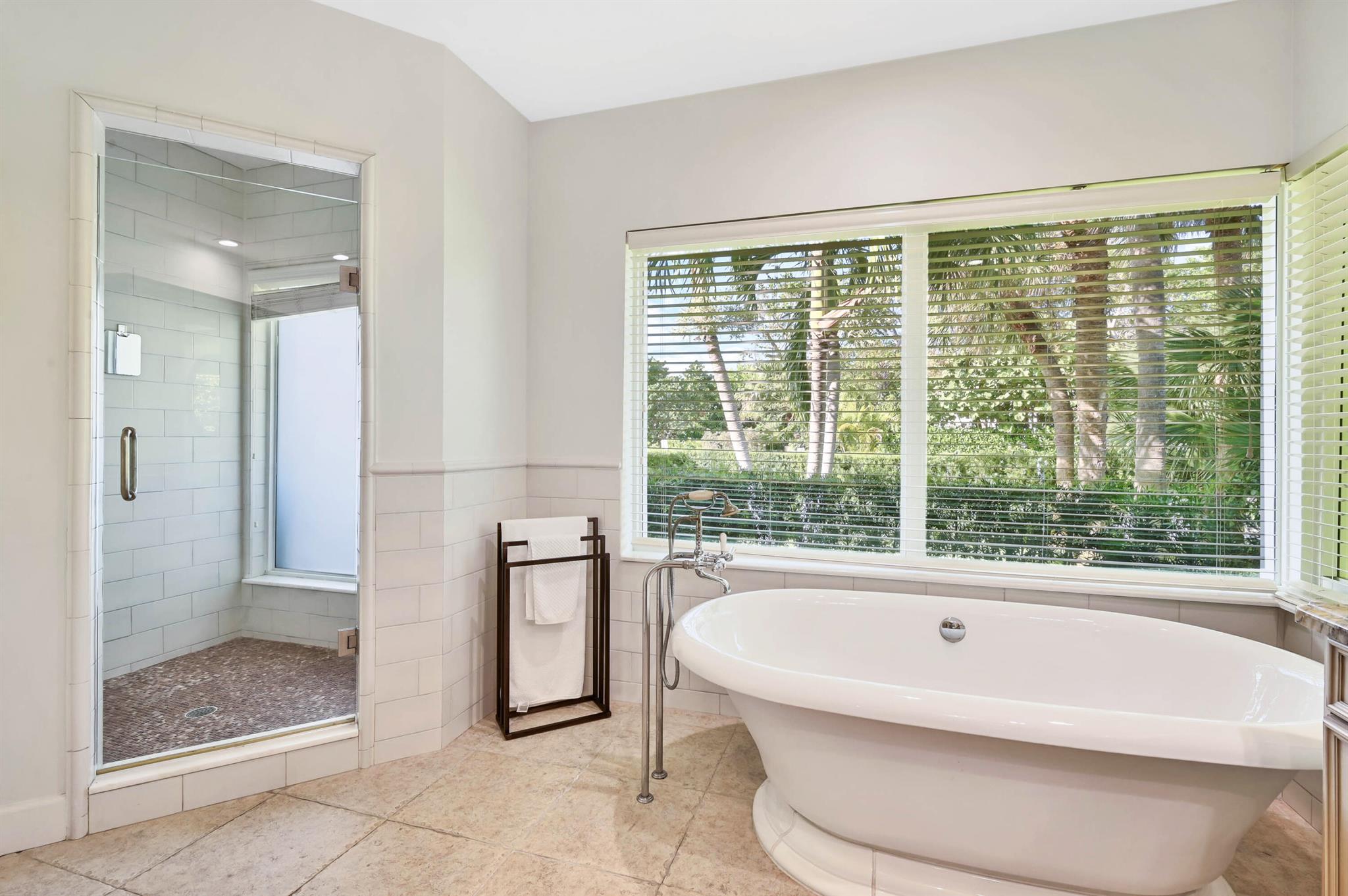 TROPICAL SHORES - Residential