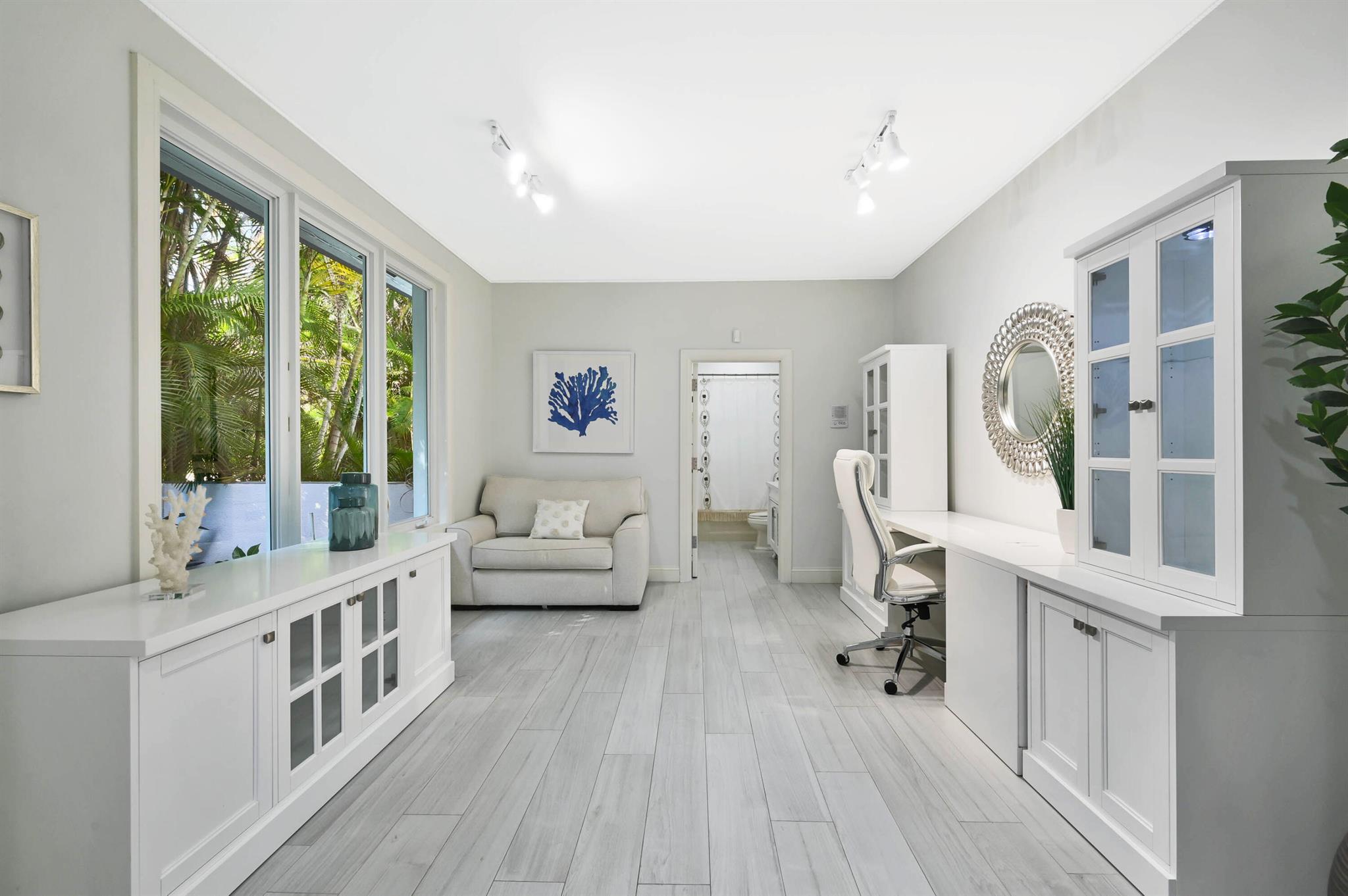 TROPICAL SHORES - Residential