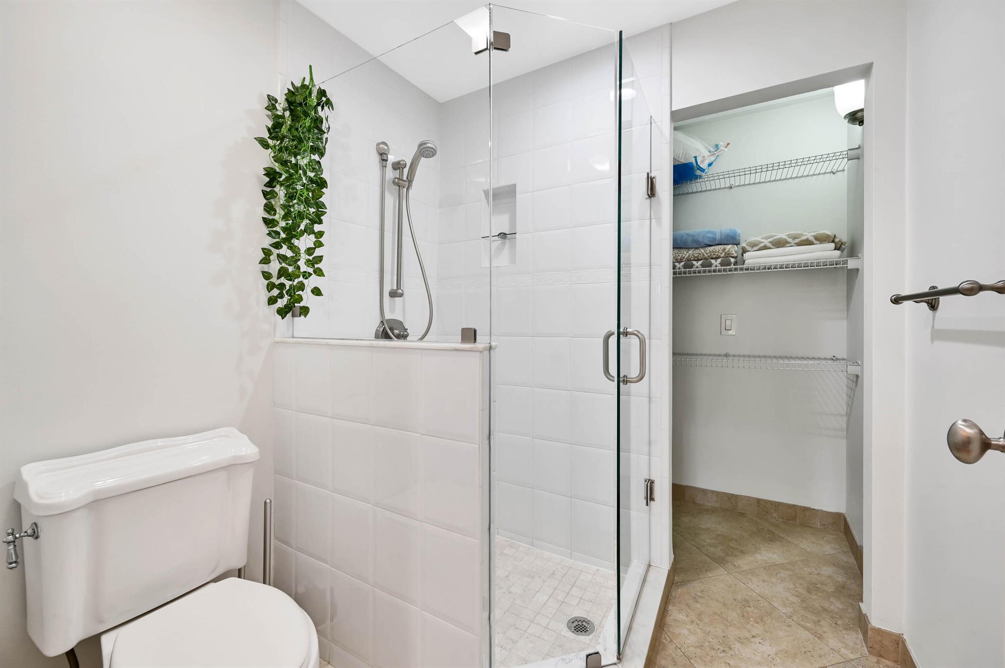 TROPICAL SHORES - Residential