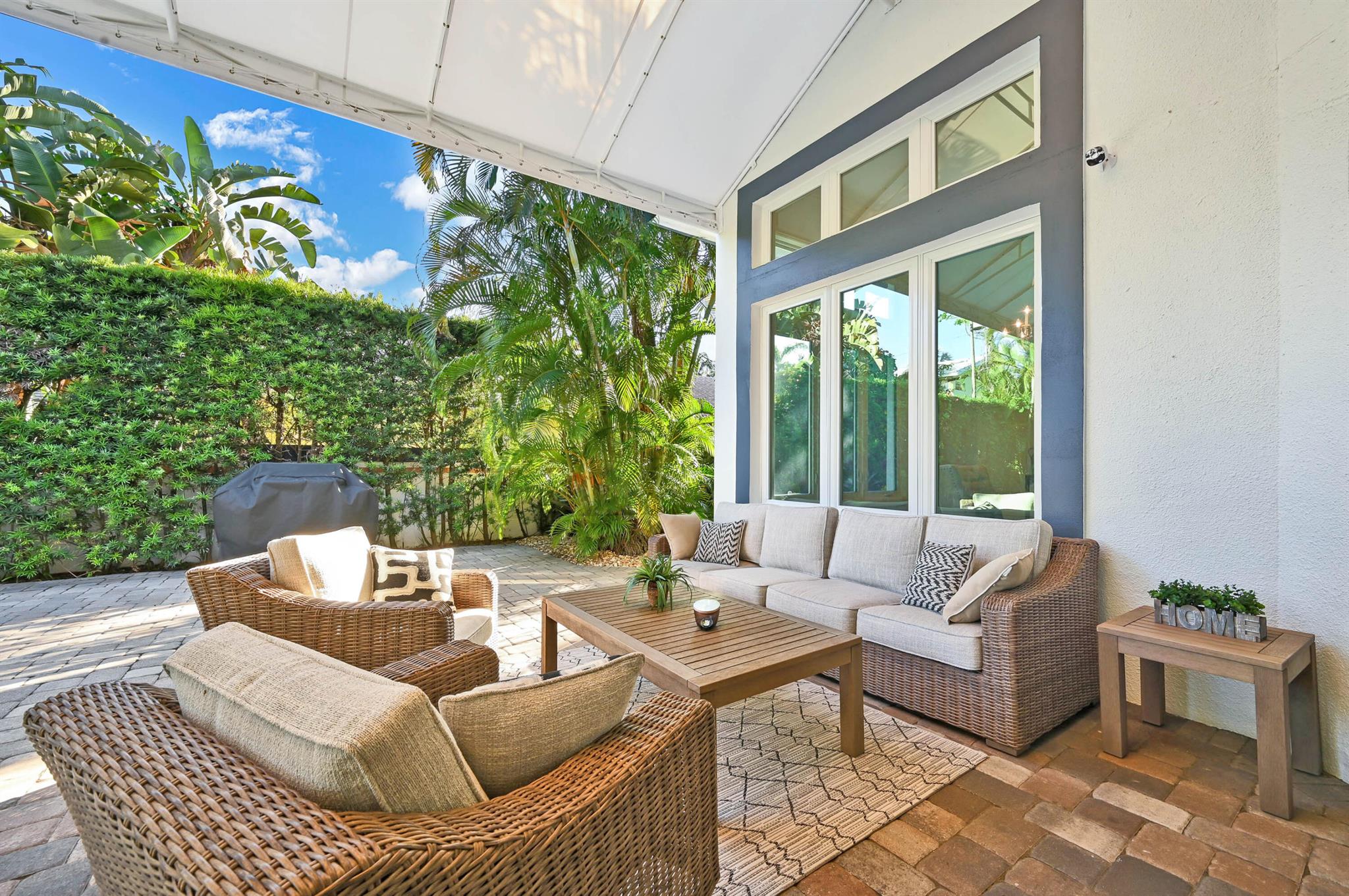 TROPICAL SHORES - Residential