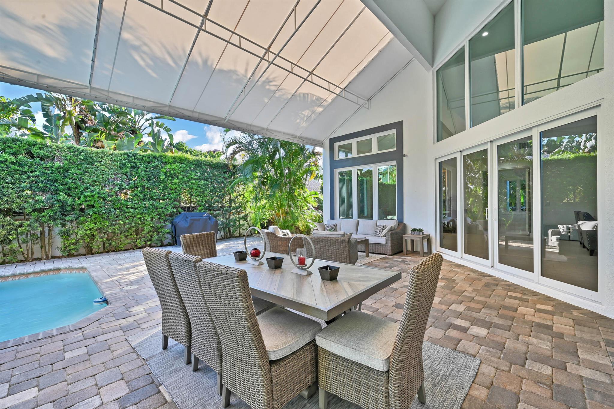 TROPICAL SHORES - Residential