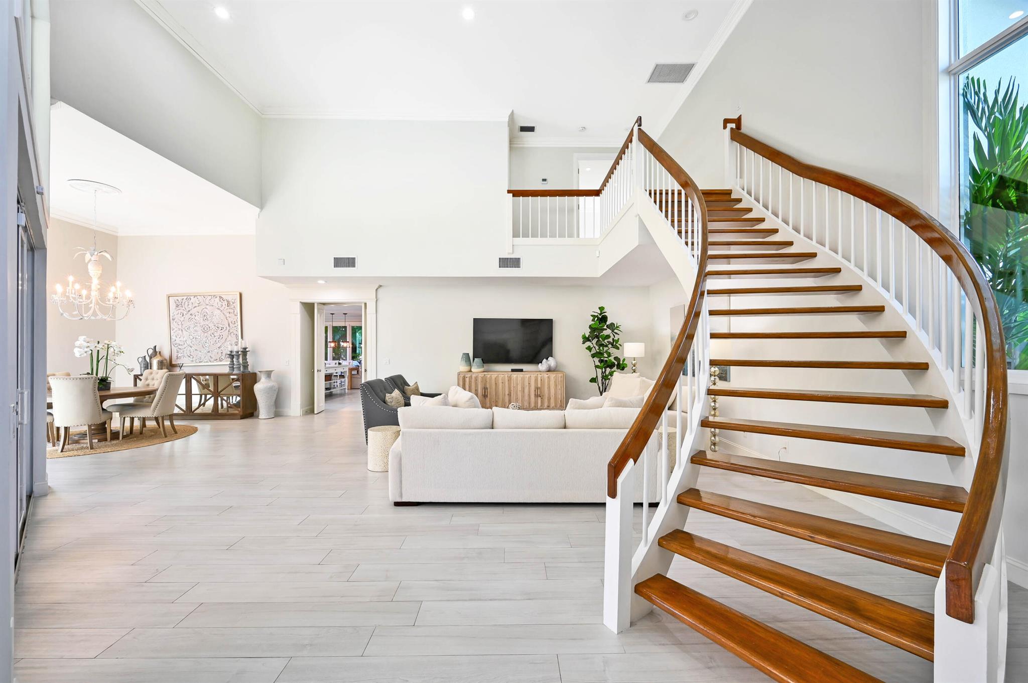 TROPICAL SHORES - Residential