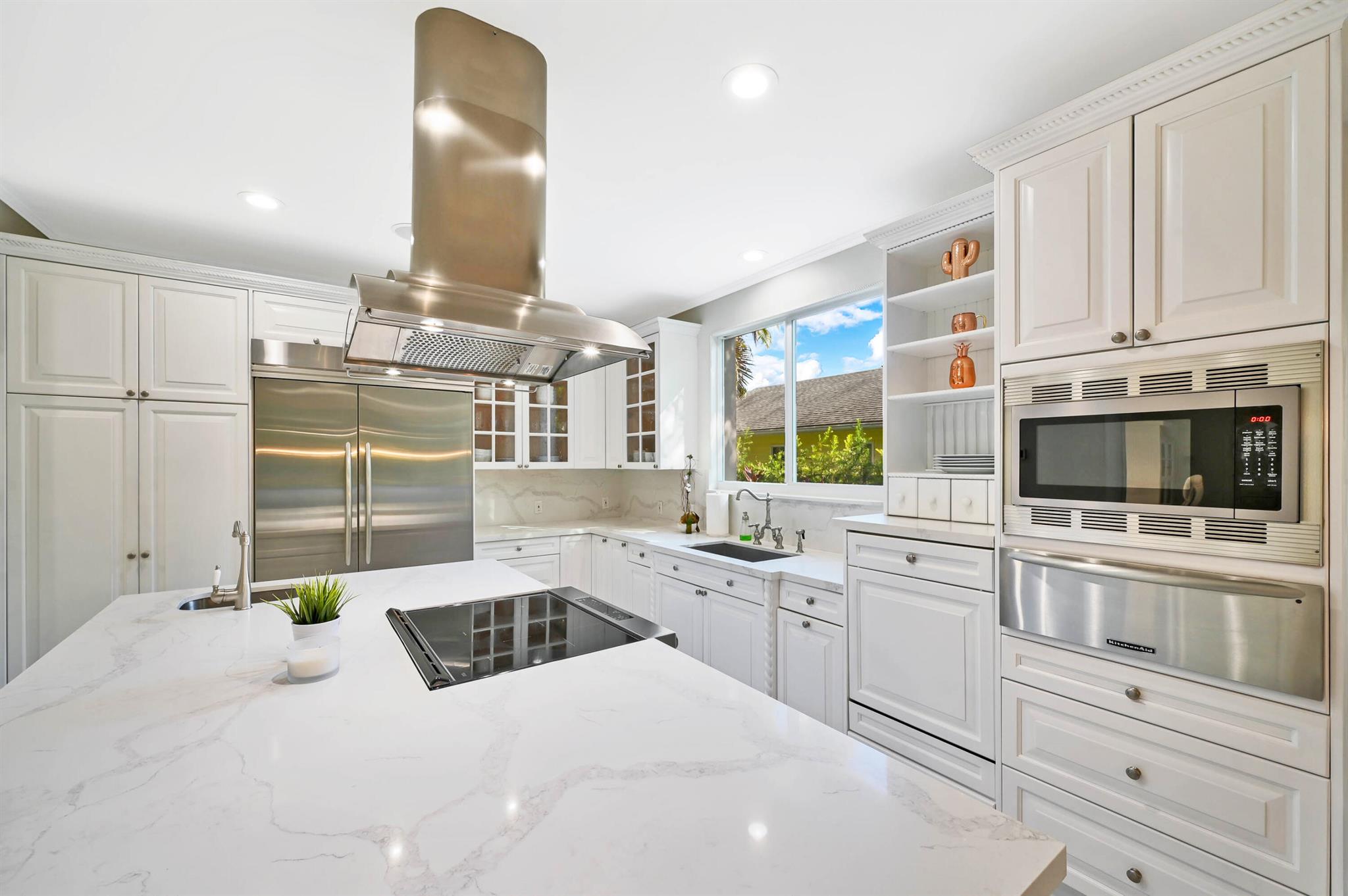 TROPICAL SHORES - Residential